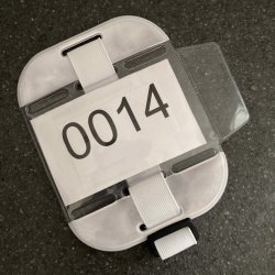 Armbind  til nummerskilt Hvid med refleks